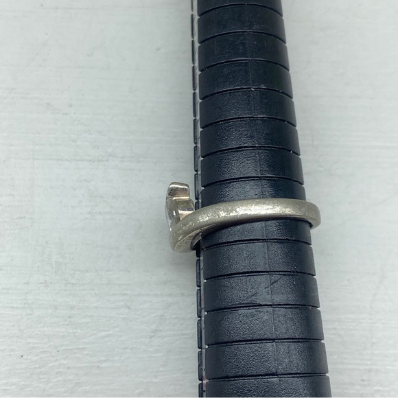 Sterling Silver Ring With Tension Set Faux Diamond CZ Ring Size 8 - Picture 7 of 10